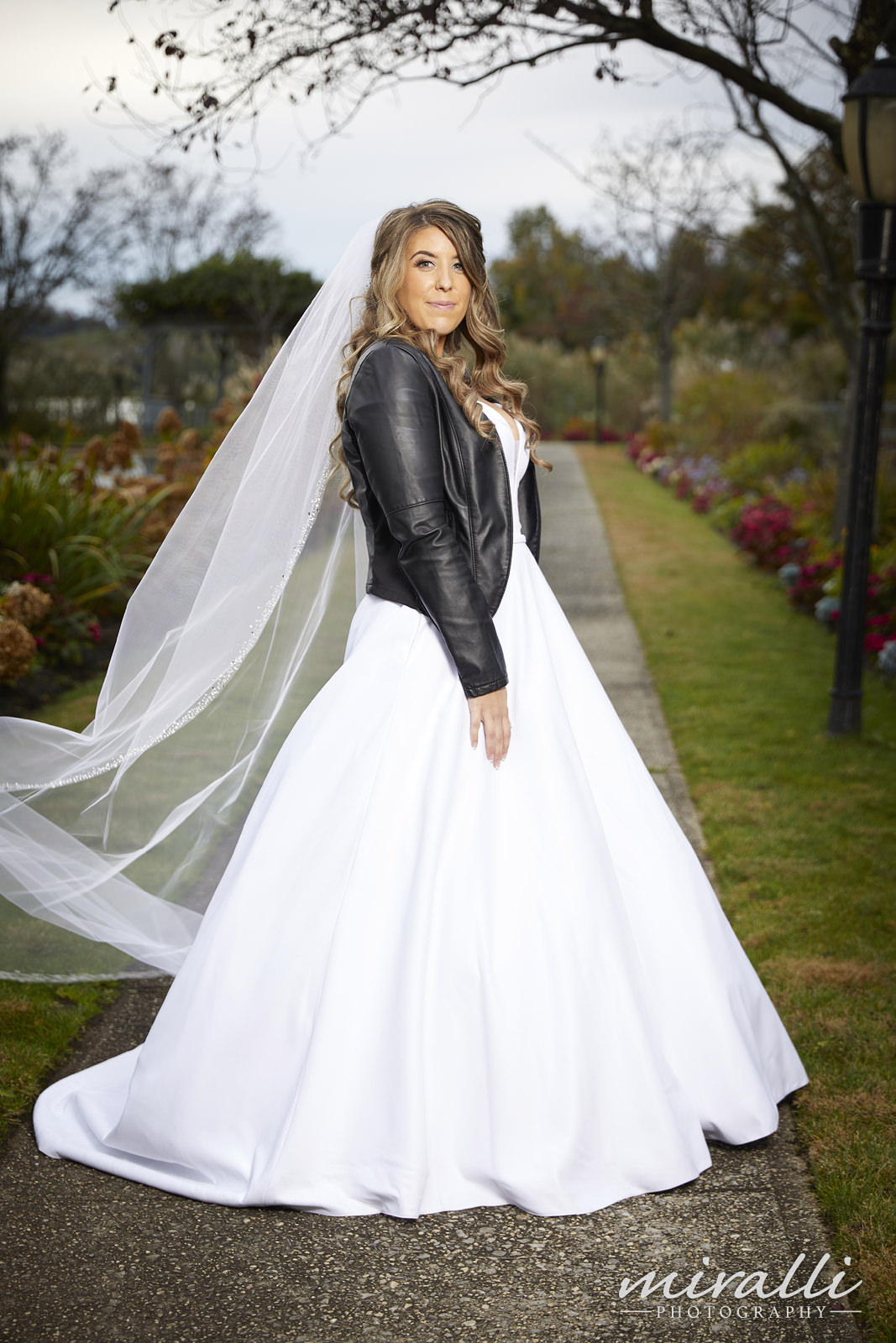 Swan Club Wedding Photos by Miralli Photography