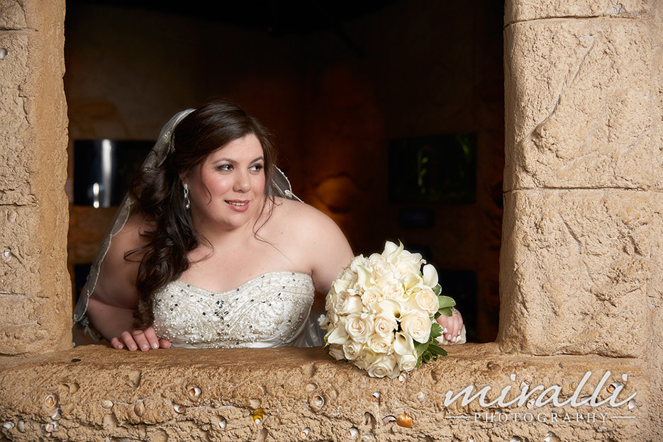 Atlantis Aquarium Wedding Photos by Miralli Photography